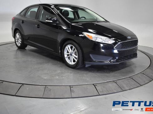 Used 2017 Ford Focus SE image 1