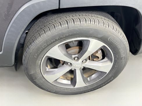 Used 2022 Jeep Cherokee Limited image 29