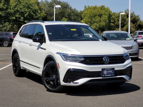 Used 2024 Volkswagen Tiguan SE R-Line AWD/4WD image 2