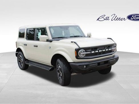 New 2026 Ford Bronco Outer Banks AWD/4WD image 2