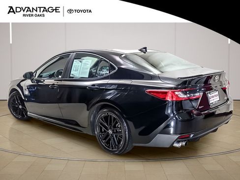 Used 2025 Toyota Camry SE FWD image 5