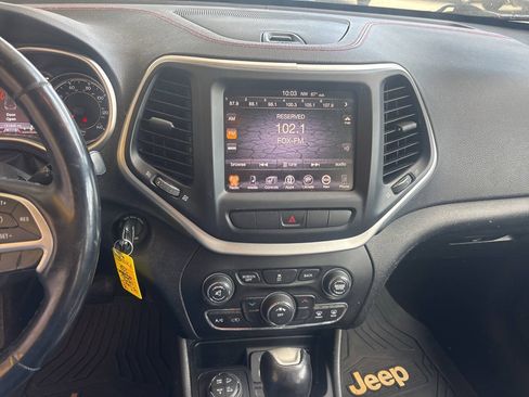 Used 2014 Jeep Cherokee Trailhawk w/ Leather Interior Group AWD/4WD image 10
