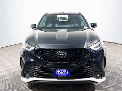 Certified 2025 Toyota Highlander XSE AWD/4WD image 3