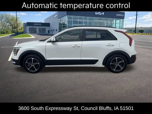 Used 2023 Kia Niro EX FWD image 9