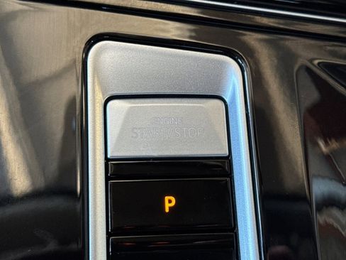 New 2025 Volkswagen Atlas Peak Edition SE image 20