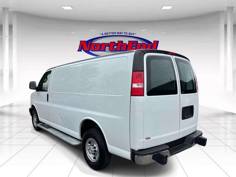Used 2024 Chevrolet Express 2500 w/ Driver Convenience Package RWD image 5