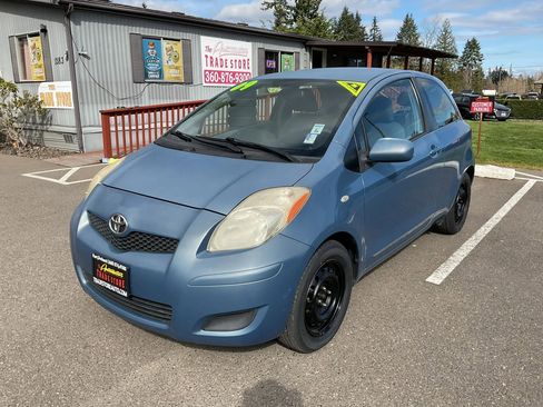 Used 2009 Toyota Yaris 2-Door Hatchback image 1