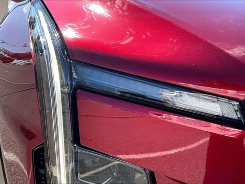 Used 2024 Cadillac XT4 Sport FWD image 31