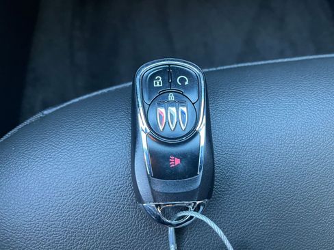 Used 2025 Buick Envista Sport Touring image 22