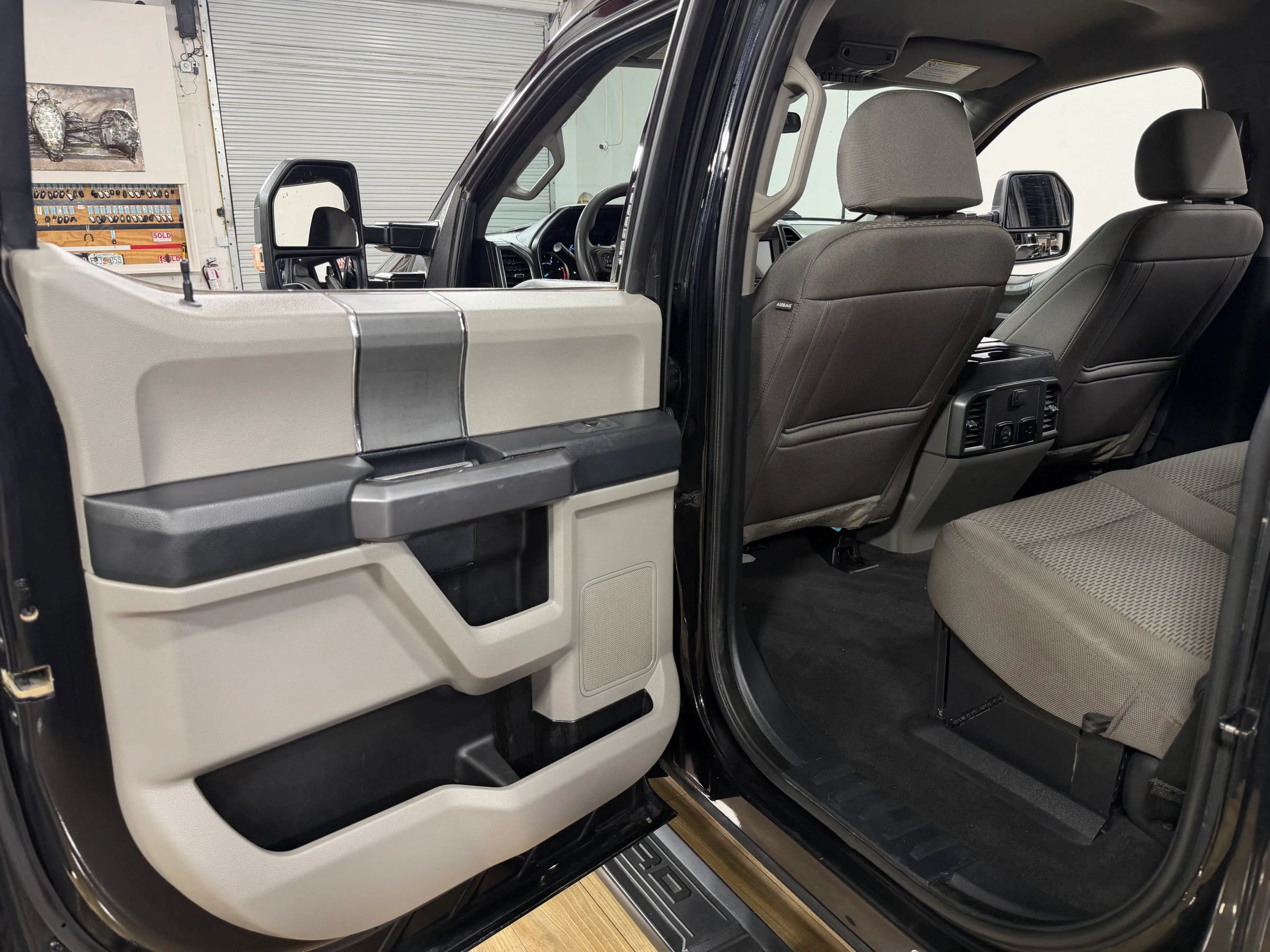 Used 2022 Ford F250 XLT w/ Black Appearance Package AWD/4WD image 16