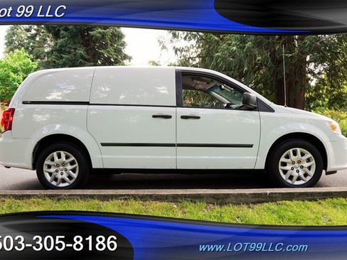 Used 2014 RAM C/V Tradesman w/ UConnect Hands-Free Group FWD image 8
