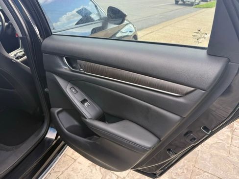 Used 2020 Honda Accord Touring image 15