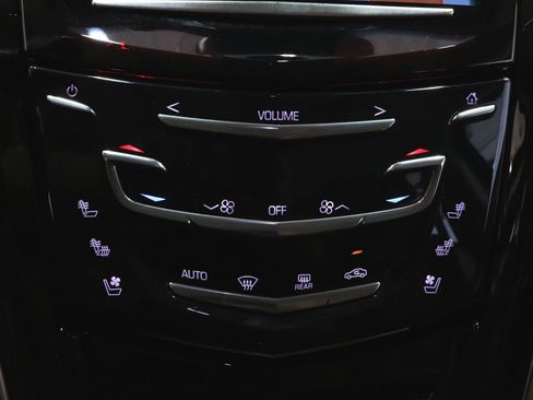 Used 2019 Cadillac Escalade ESV Premium Luxury image 39