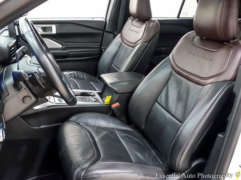 Used 2020 Ford Explorer Platinum w/ Premium Technology Package image 13