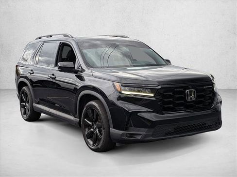 Used 2025 Honda Pilot Black Edition image 3