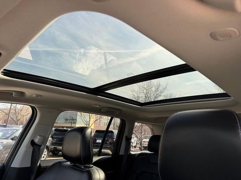 Used 2023 Jeep Grand Cherokee Limited image 7