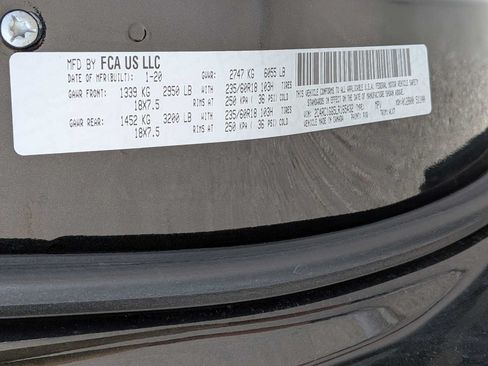 Certified 2018 Chrysler Pacifica Touring-L FWD image 33