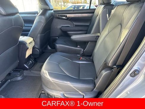 Used 2024 Toyota Highlander Limited image 5