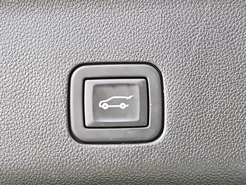 Used 2021 Chevrolet Tahoe Z71 AWD/4WD image 13