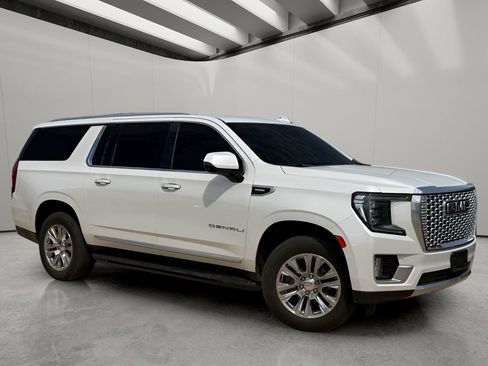 Used 2021 GMC Yukon XL Denali AWD/4WD image 7
