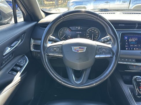 Used 2023 Cadillac XT4 Premium Luxury image 24