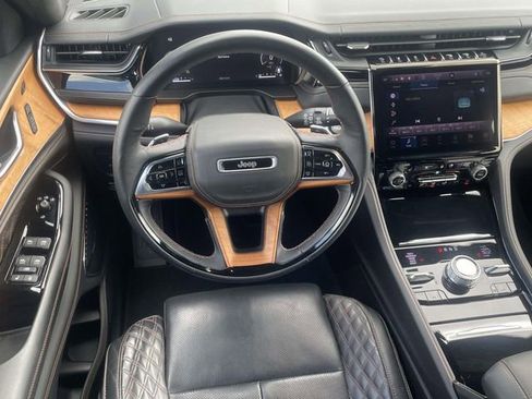 Used 2023 Jeep Grand Cherokee L Summit AWD/4WD image 13