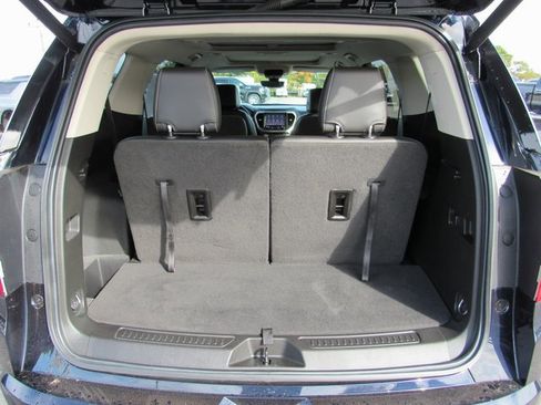 Used 2021 GMC Acadia Denali w/ Denali Technology Package image 33