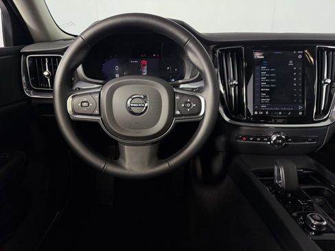 Used 2025 Volvo S60 B5 Core image 13