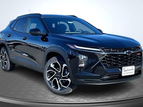 New 2026 Chevrolet Trax RS w/ Sunroof Package image 2