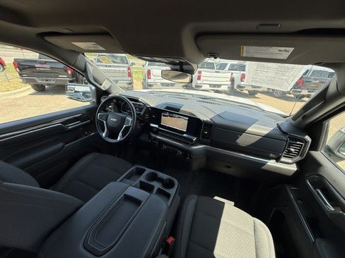 Used 2025 Chevrolet Silverado 1500 LT RWD image 36