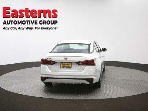 Used 2025 Nissan Altima 2.5 SV FWD image 38