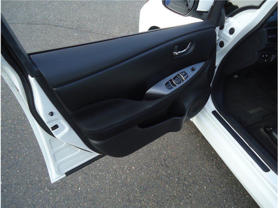 Used 2025 Nissan Leaf S FWD image 10