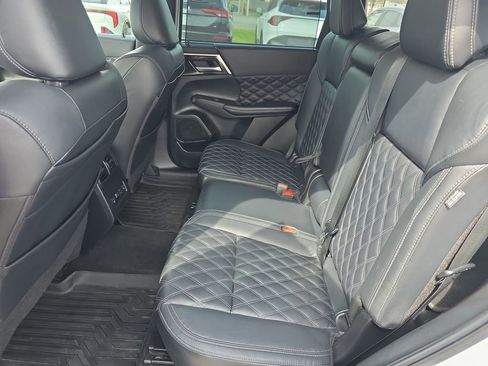 Used 2023 Mitsubishi Outlander SEL 40th Anniversary image 25