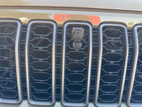 Used 2025 Jeep Gladiator Mojave AWD/4WD image 24