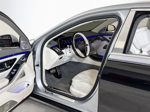 Used 2024 Mercedes-Benz Maybach S 580 4MATIC image 13