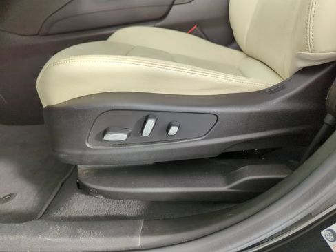 Used 2024 Cadillac XT6 Sport w/ Technology Package AWD/4WD image 12