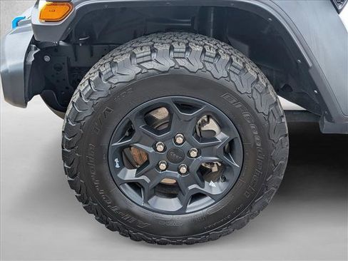 Used 2023 Jeep Wrangler Unlimited w/ Sun & Screen Package image 9