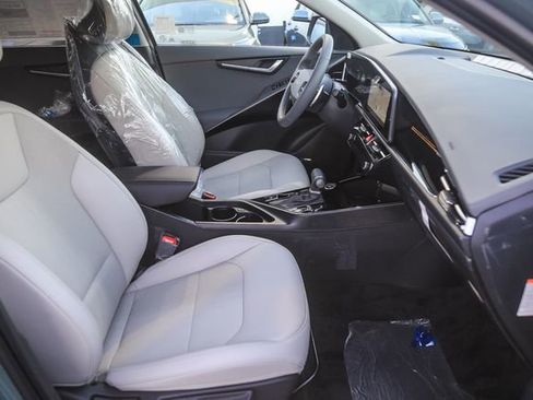 New 2026 Kia Niro EX image 9