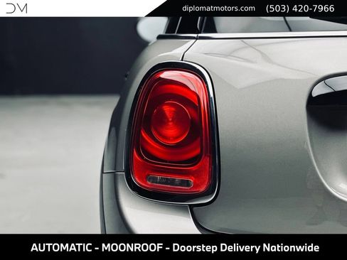 Used 2019 MINI Cooper 4-Door Hardtop w/ Signature Upholstery Package FWD image 15