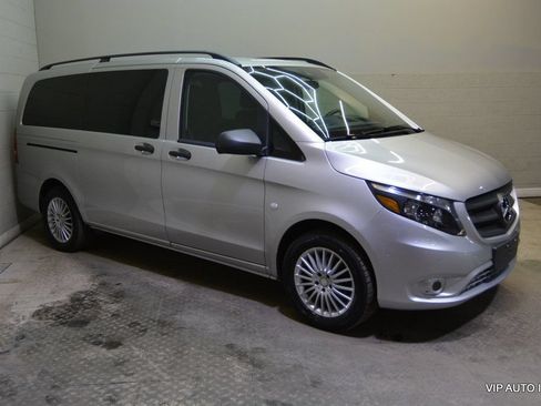 Used 2017 Mercedes-Benz Metris Passenger image 29