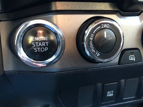 Used 2019 Toyota Tacoma 4x4 Double Cab image 31