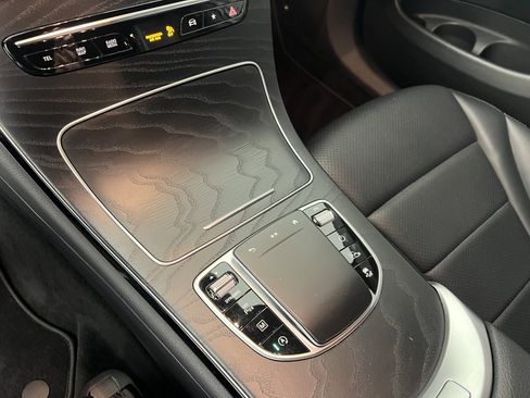 Used 2021 Mercedes-Benz GLC 300 4MATIC image 31