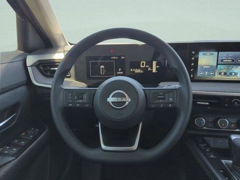 Certified 2025 Nissan Kicks SV w/ SV Premium Package AWD/4WD image 21
