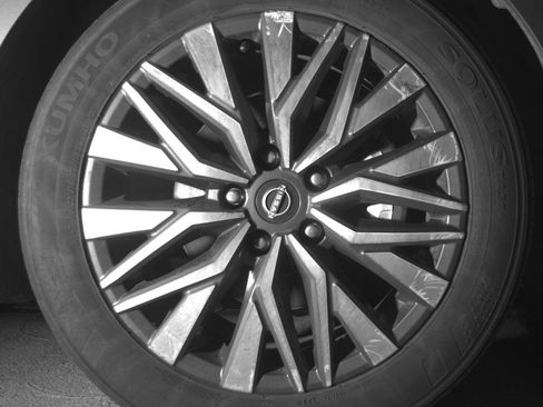 Used 2025 Nissan Altima 2.5 SV image 13