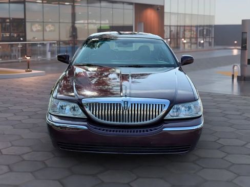 Used 2007 Lincoln Town Car Signature image 9