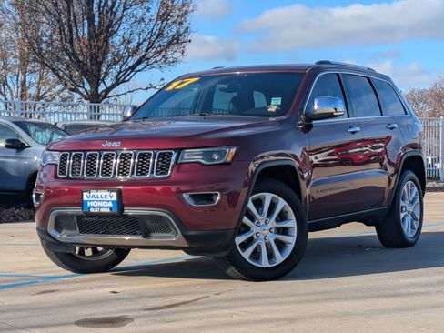 Used 2017 Jeep Grand Cherokee Limited w/ Luxury Group II image 2