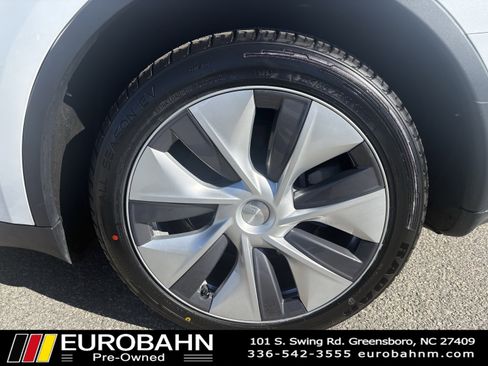Used 2023 Tesla Model Y Long Range image 32