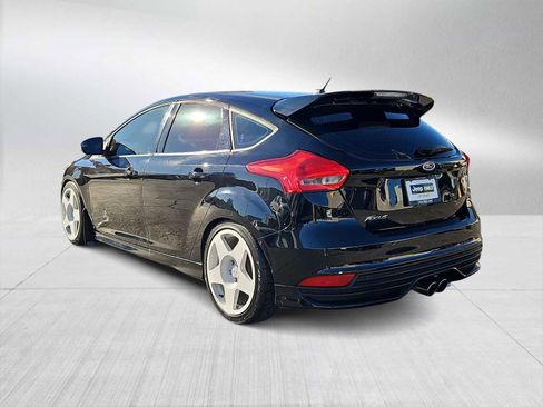 Used 2017 Ford Focus ST w/ Equipment Group 402A image 6