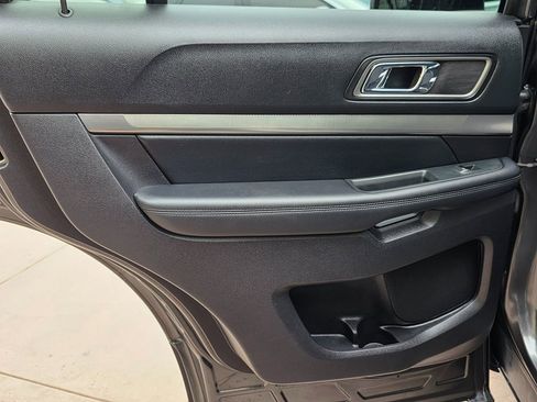 Used 2019 Ford Explorer XLT image 30