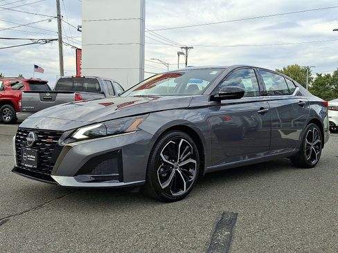 Certified 2025 Nissan Altima 2.5 SR w/ SR Premium Package image 3